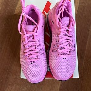 NEW Nike AirMax2013/Stussy women size 6.5 pink